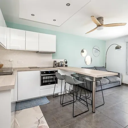 Brand New Flat Center Of Juan Les Pins 5 Min To The Beaches Αντίμπ